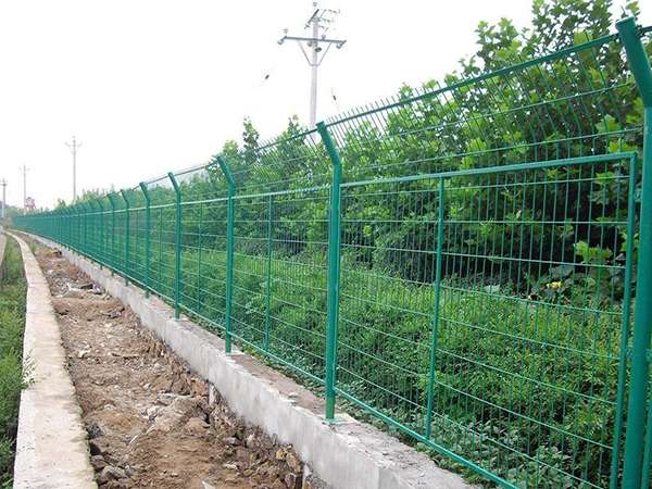 高速公路防護(hù)網(wǎng)圖片3